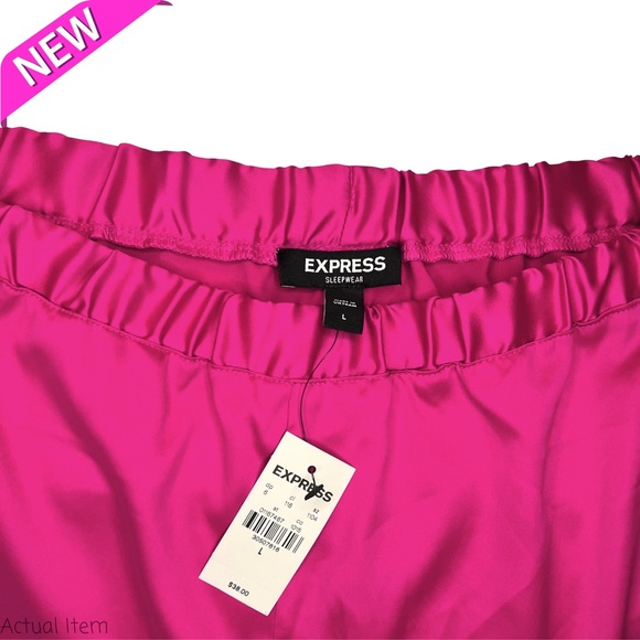 NEW Express Satin Pink Ruffle Shorts Size Large - Picture 3 of 3